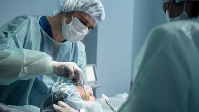 O que esperar no pós-operatório de uma cirurgia plástica?